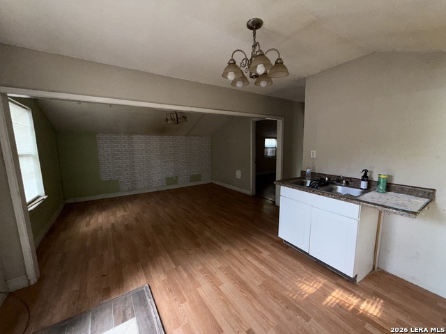 Image 10 of 13 For 3134 Travis St W