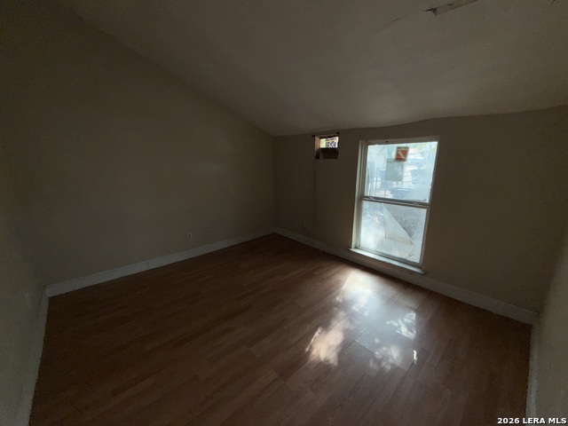 Image 12 of 13 For 3134 Travis St W