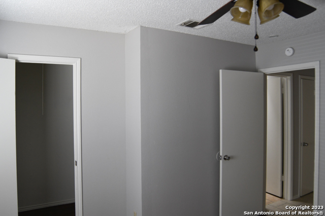 Image 4 of 7 For 5527 Lochmoor  2