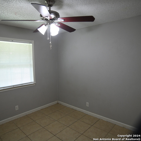 Image 5 of 7 For 5527 Lochmoor  2