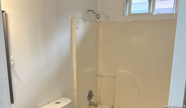 Image 8 of 14 For 2825 Morales St