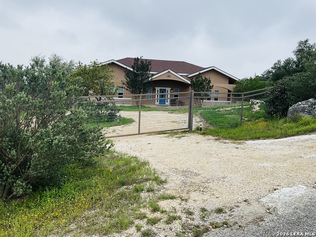 Listing photo id 0 for 180 County Road 2750
