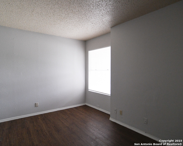 Image 6 of 8 For 5607 Lochmoor  2