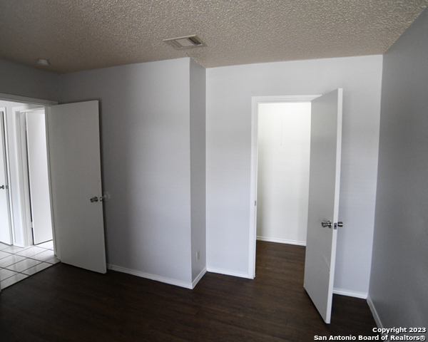 Image 7 of 8 For 5607 Lochmoor  2