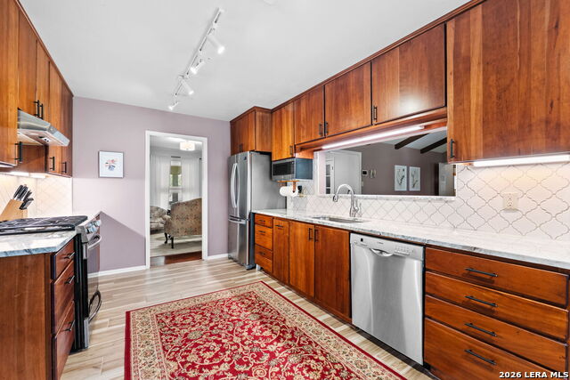 Image 7 of 27 For 112 Grand Oak