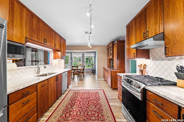 Image 8 of 27 For 112 Grand Oak