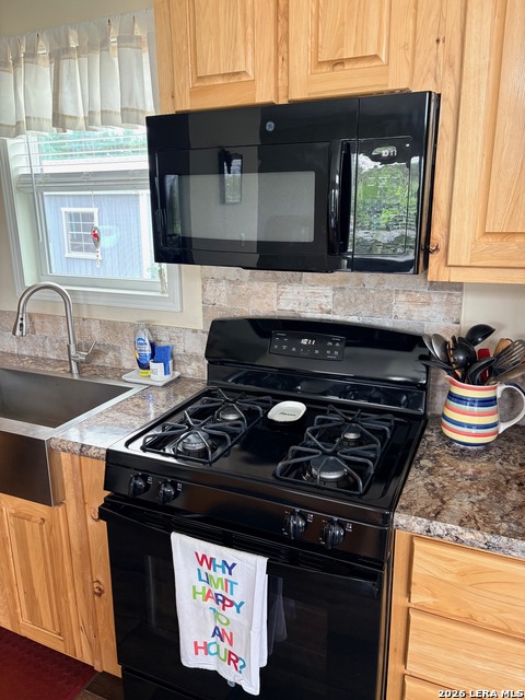 Image 11 of 36 For 282 Oak Trail