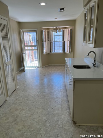 Image 10 of 27 For 8033 New Braunfels N # 400 E