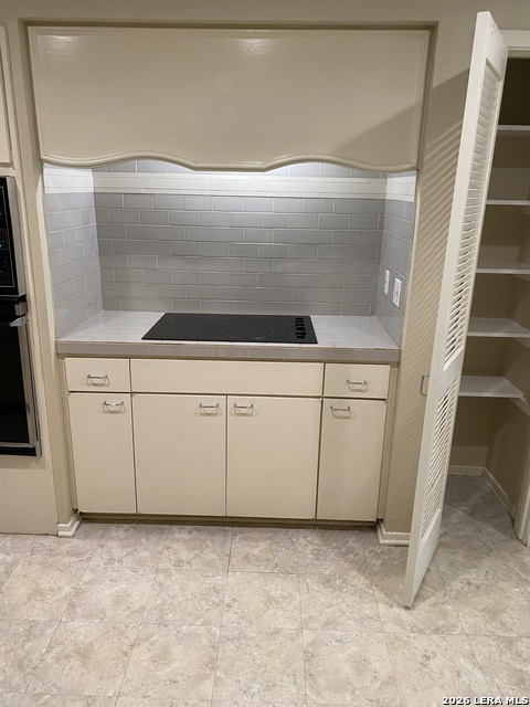 Image 16 of 27 For 8033 New Braunfels N # 400 E