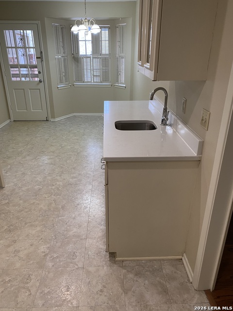 Image 17 of 27 For 8033 New Braunfels N # 400 E