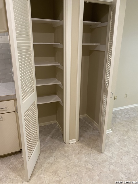 Image 20 of 27 For 8033 New Braunfels N # 400 E