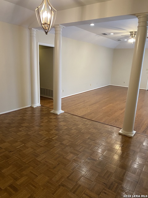 Image 22 of 27 For 8033 New Braunfels N # 400 E