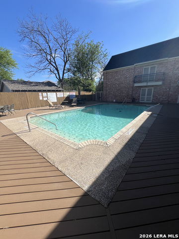 Image 26 of 27 For 8033 New Braunfels N # 400 E