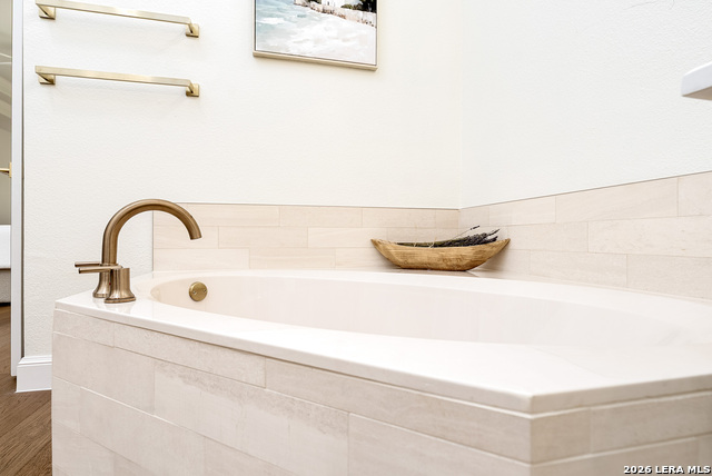 Image 18 of 33 For 19207 Tierra Cv