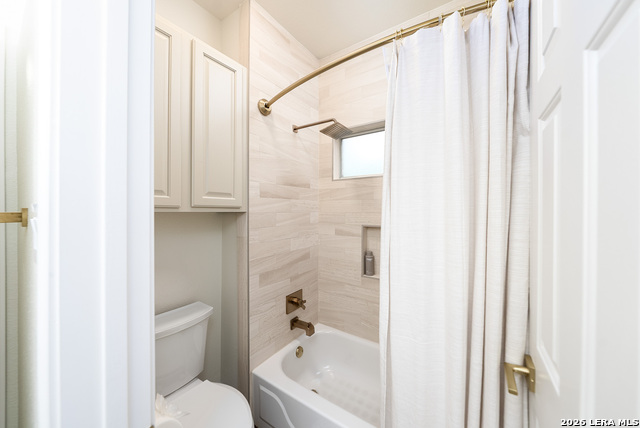 Image 26 of 33 For 19207 Tierra Cv