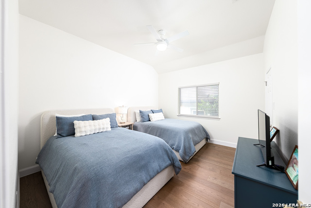 Image 28 of 33 For 19207 Tierra Cv