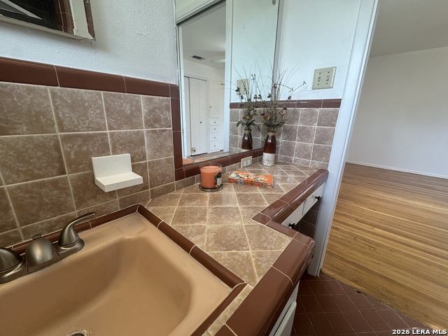 Image 16 of 19 For 4714 Allegheny Dr.