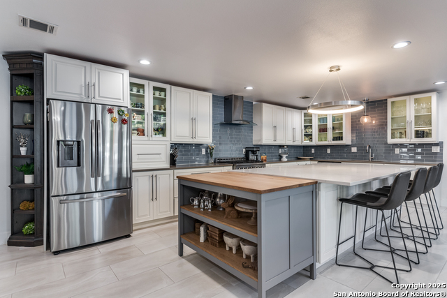 Image 17 of 49 For 311 Woodlake Dr E