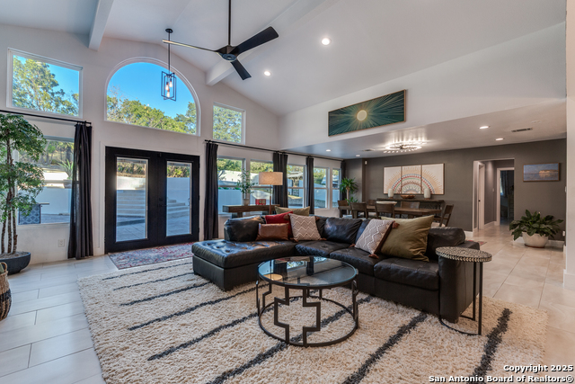 Image 21 of 49 For 311 Woodlake Dr E