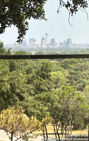 Image 24 of 49 For 311 Woodlake Dr E