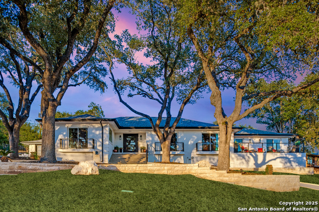 Image 5 of 49 For 311 Woodlake Dr E