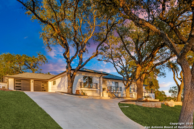 Image 6 of 49 For 311 Woodlake Dr E