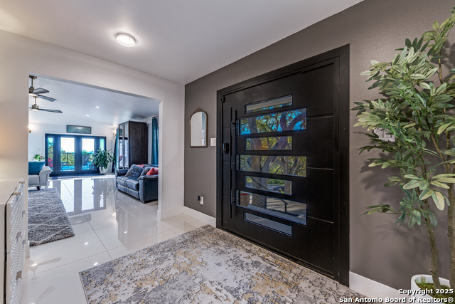 Image 7 of 49 For 311 Woodlake Dr E