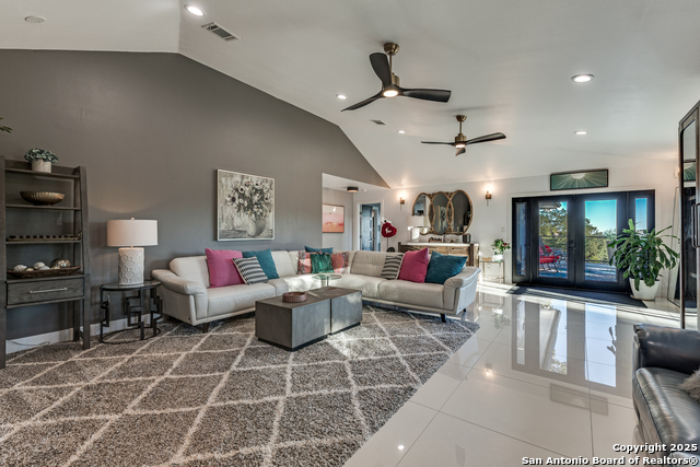 Image 9 of 49 For 311 Woodlake Dr E