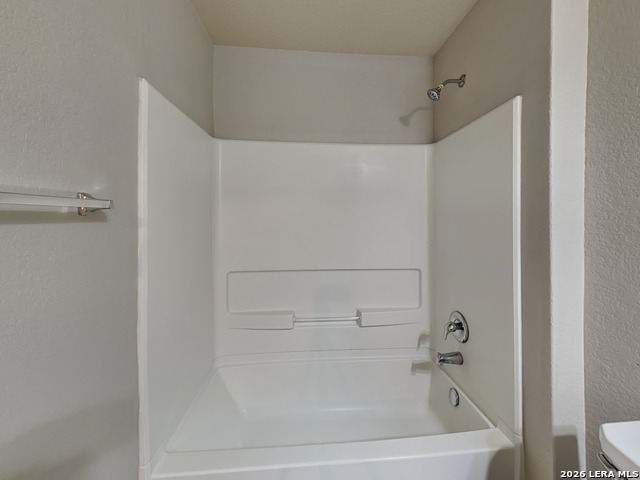 Listing photo id 12 for 9735 Marbach