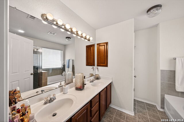 Image 19 of 31 For 6826 Lucky Fields