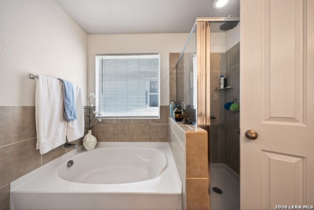 Image 20 of 31 For 6826 Lucky Fields