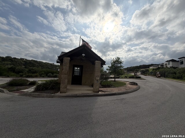 Image 2 of 6 For 542 Winding Ravine