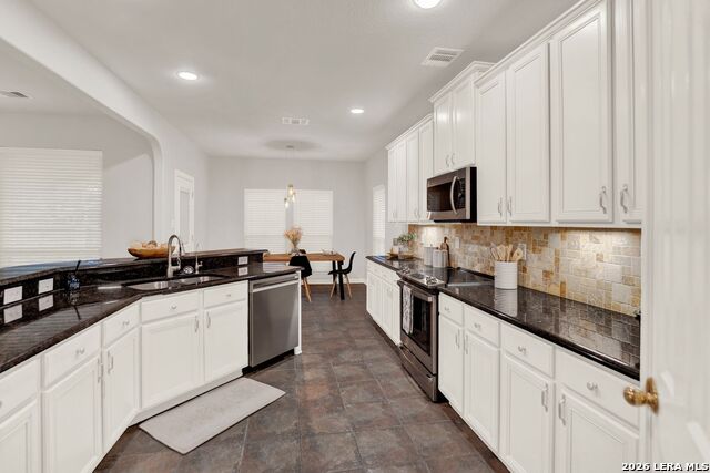 Image 18 of 40 For 9223 Tay Dr  