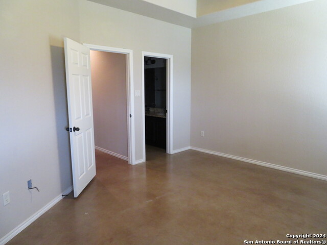 Image 11 of 14 For 734 Saengerhalle Rd