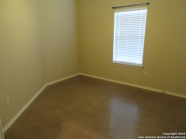 Image 6 of 14 For 734 Saengerhalle Rd