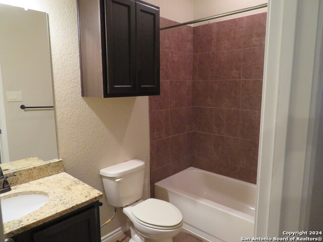 Image 9 of 14 For 734 Saengerhalle Rd