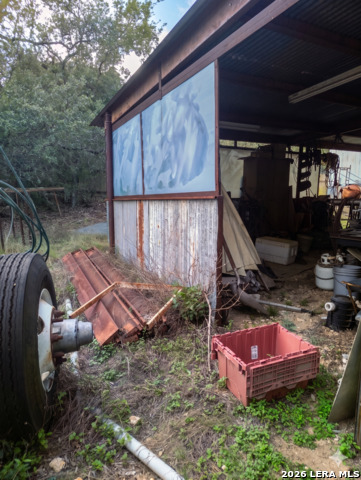 Image 4 of 8 For 744 Farhills Dr