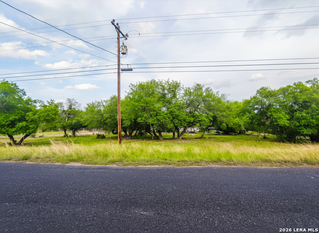 Image 6 of 8 For 744 Farhills Dr