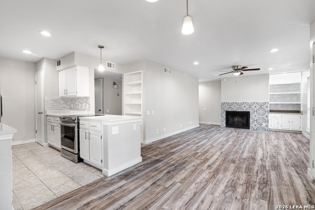 Listing photo id 8 for 8611 Datapoint Dr  43