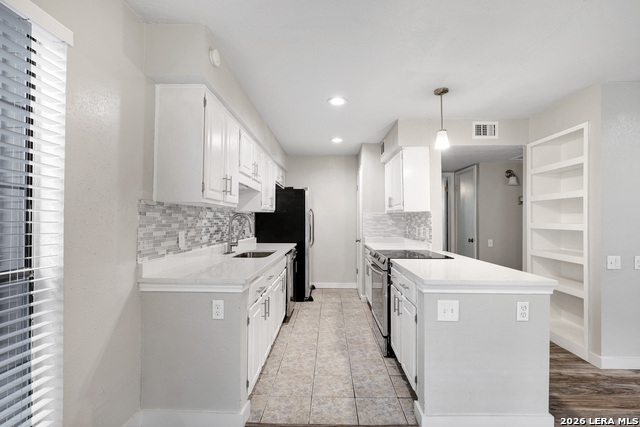 Listing photo id 10 for 8611 Datapoint Dr  43