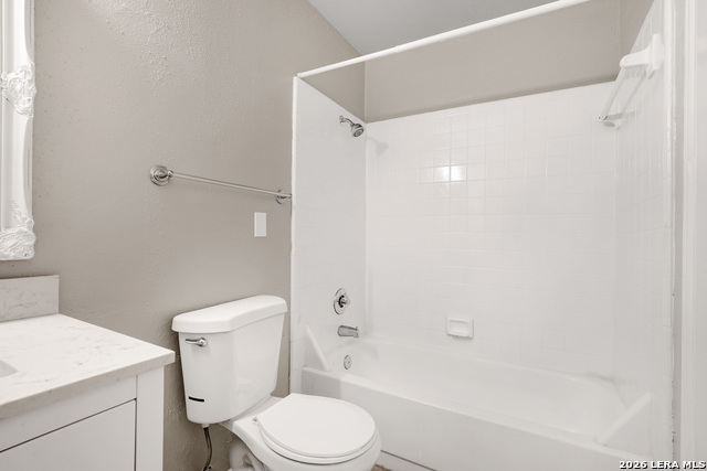 Listing photo id 23 for 8611 Datapoint Dr  43