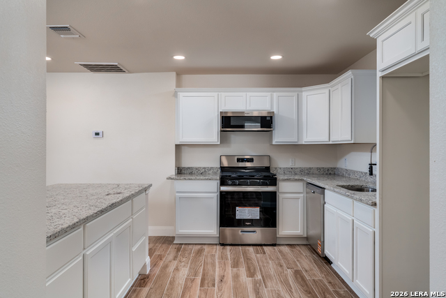 Image 16 of 32 For 227 Burke Ave