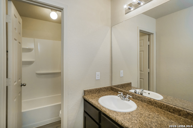 Listing photo id 9 for 2722 Majestic