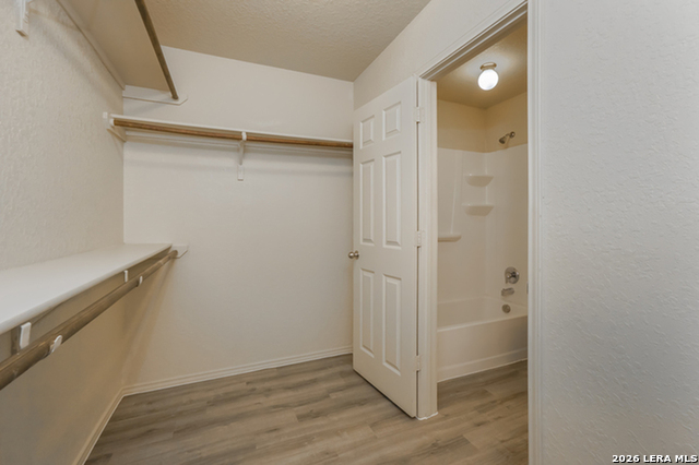 Listing photo id 10 for 2722 Majestic