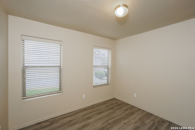 Listing photo id 4 for 2722 Majestic