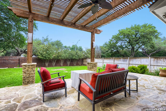 Image 22 of 25 For 15114 Grayoak Forest