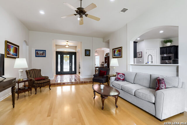 Image 8 of 25 For 15114 Grayoak Forest