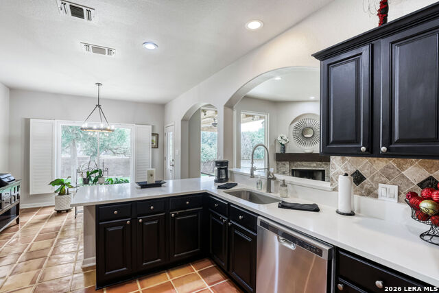 Image 9 of 25 For 15114 Grayoak Forest