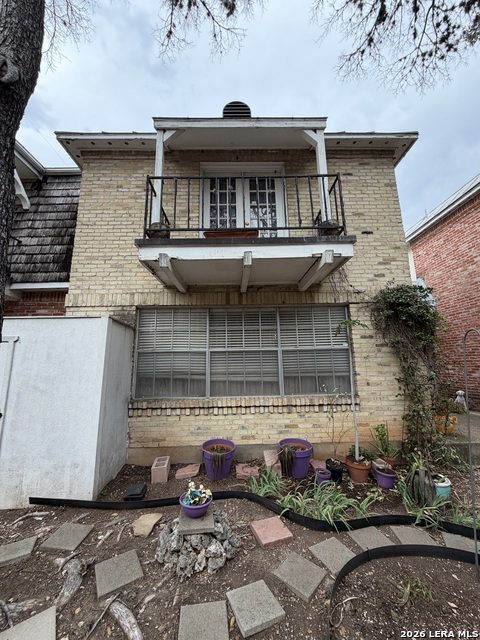 Image 4 of 9 For 6718 Callaghan  102