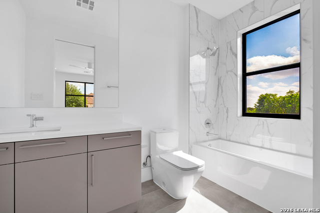 Image 20 of 25 For 15302 Barrie